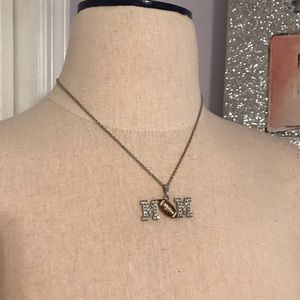 Pendent Football Mom necklace